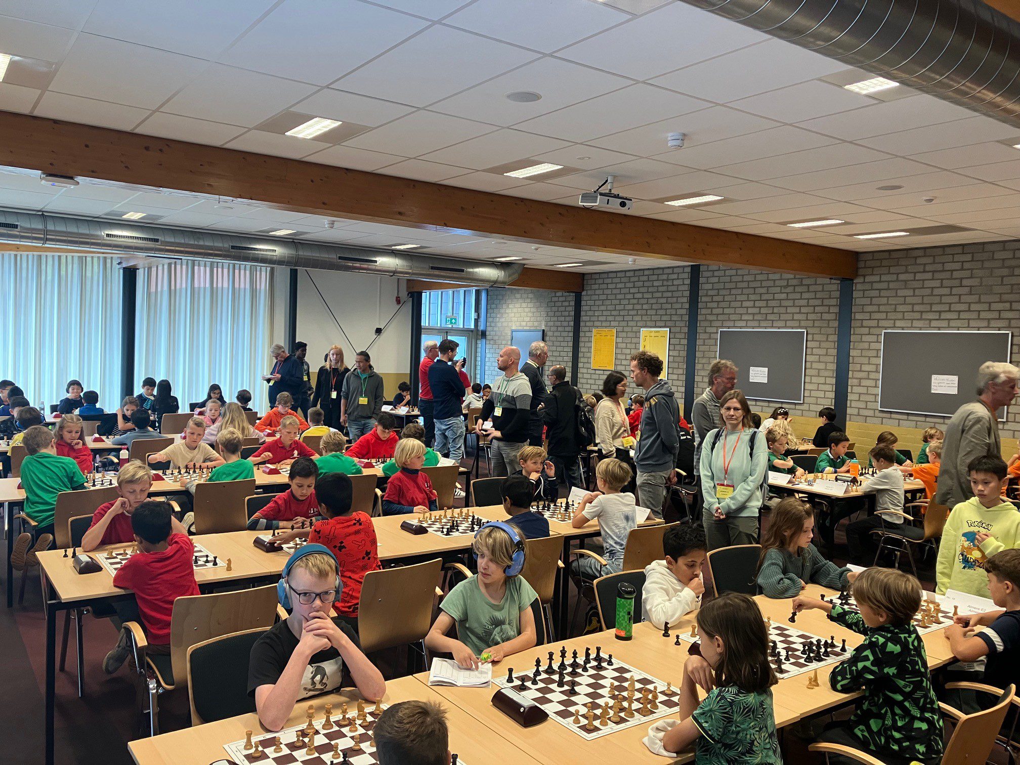 Speelzaal van de Halve Finales E in Almere (foto Pim Beers)