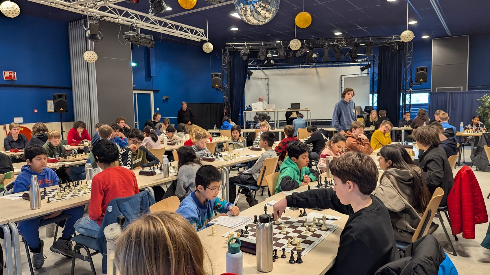 De speelzaal in Hoogkerk (foto Martijn Hardeman)