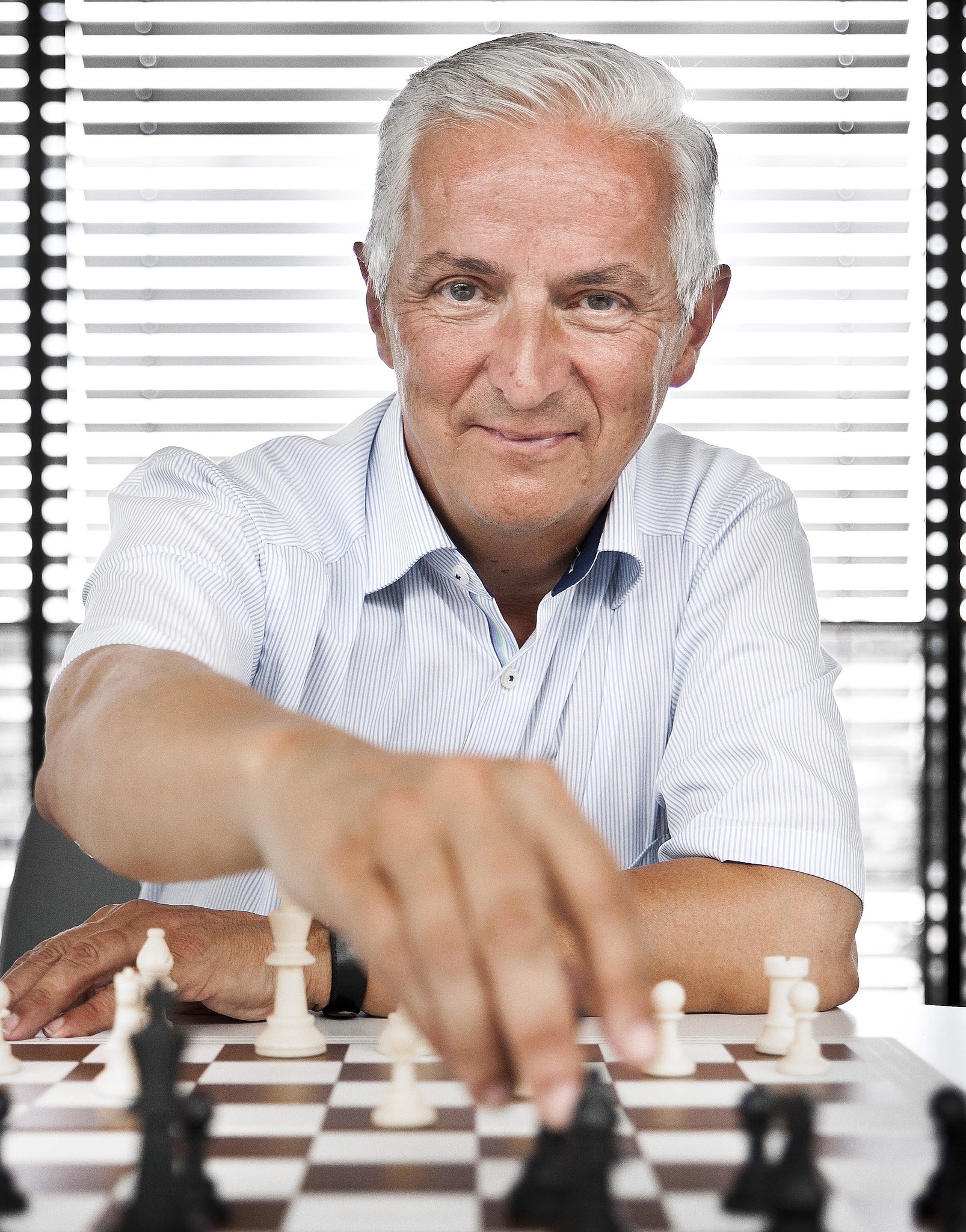 Frank Clevers (1956–2025), schaakliefhebber in beeld. Foto: Roger Dohmen