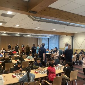 Overzicht speelzaal in Almere, halve finales E (foto Pim Beers)