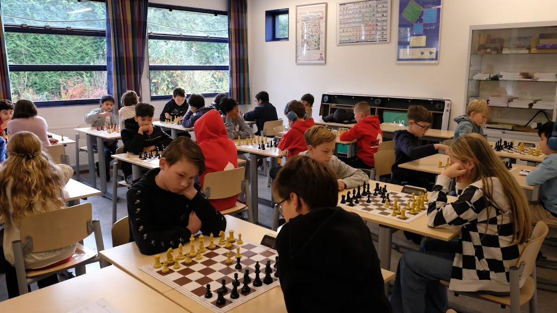 Halve Finale D in Apeldoorn (foto Ed van der Meulen)