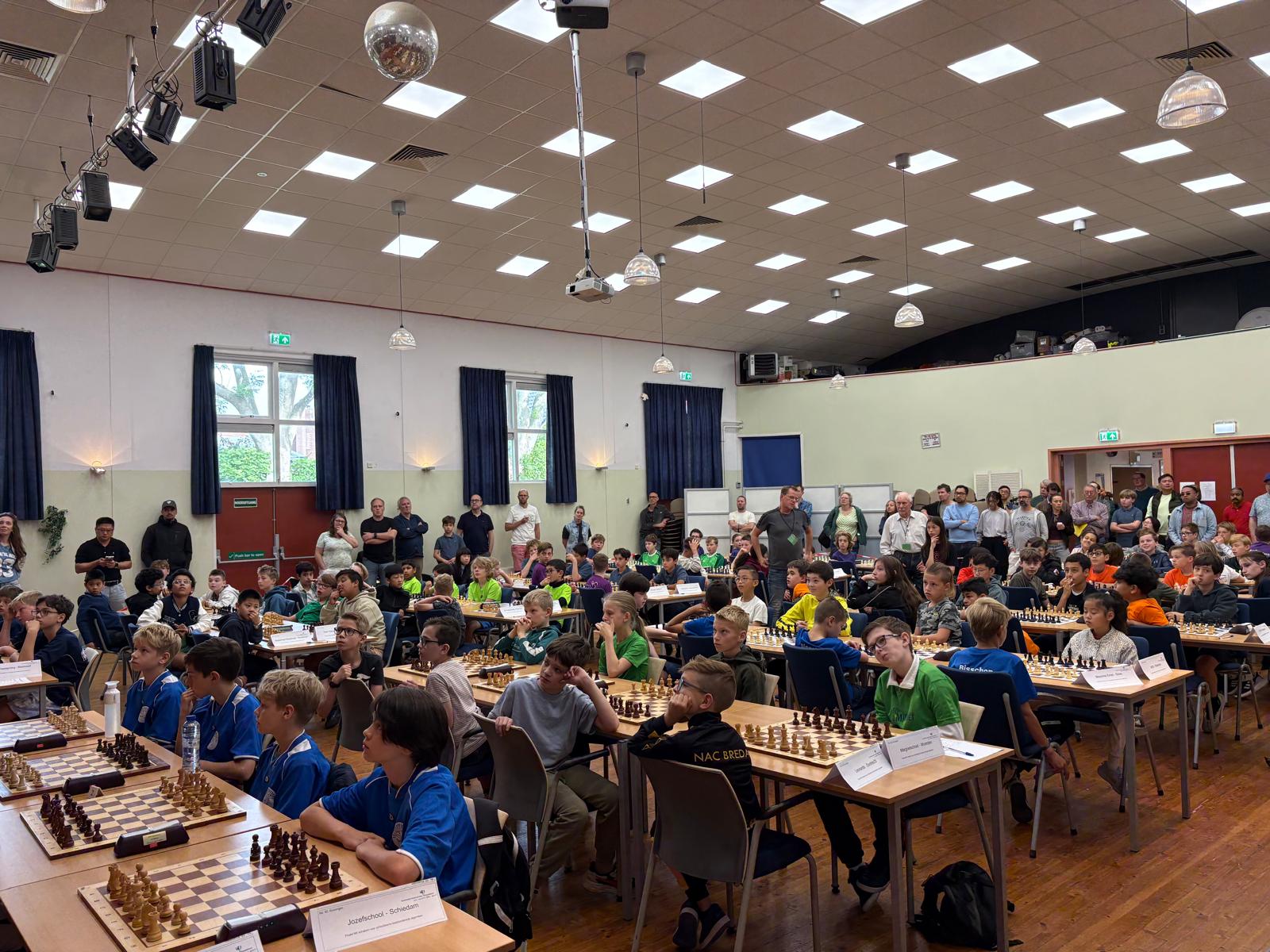 de speelzaal in Kruiningen bij de halve finales van het NK BO Algemeen (foto Manuel Colsen)